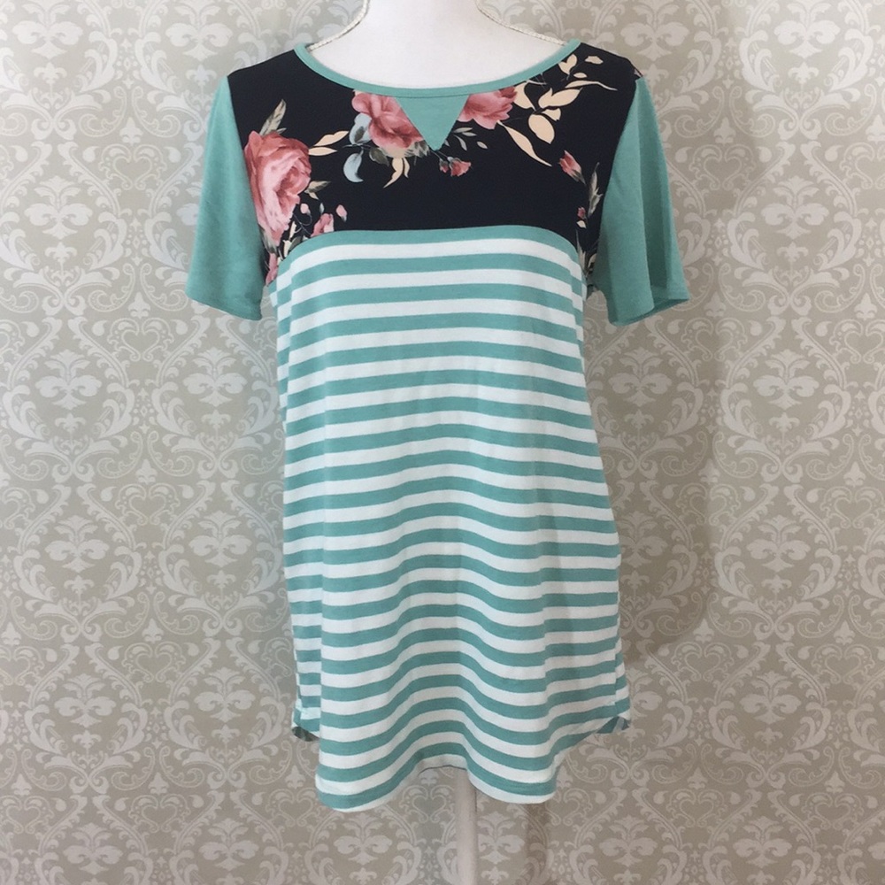 3/$20{Staccato} Floral/Stripe T-Shirt Size M - Picture 1 of 5